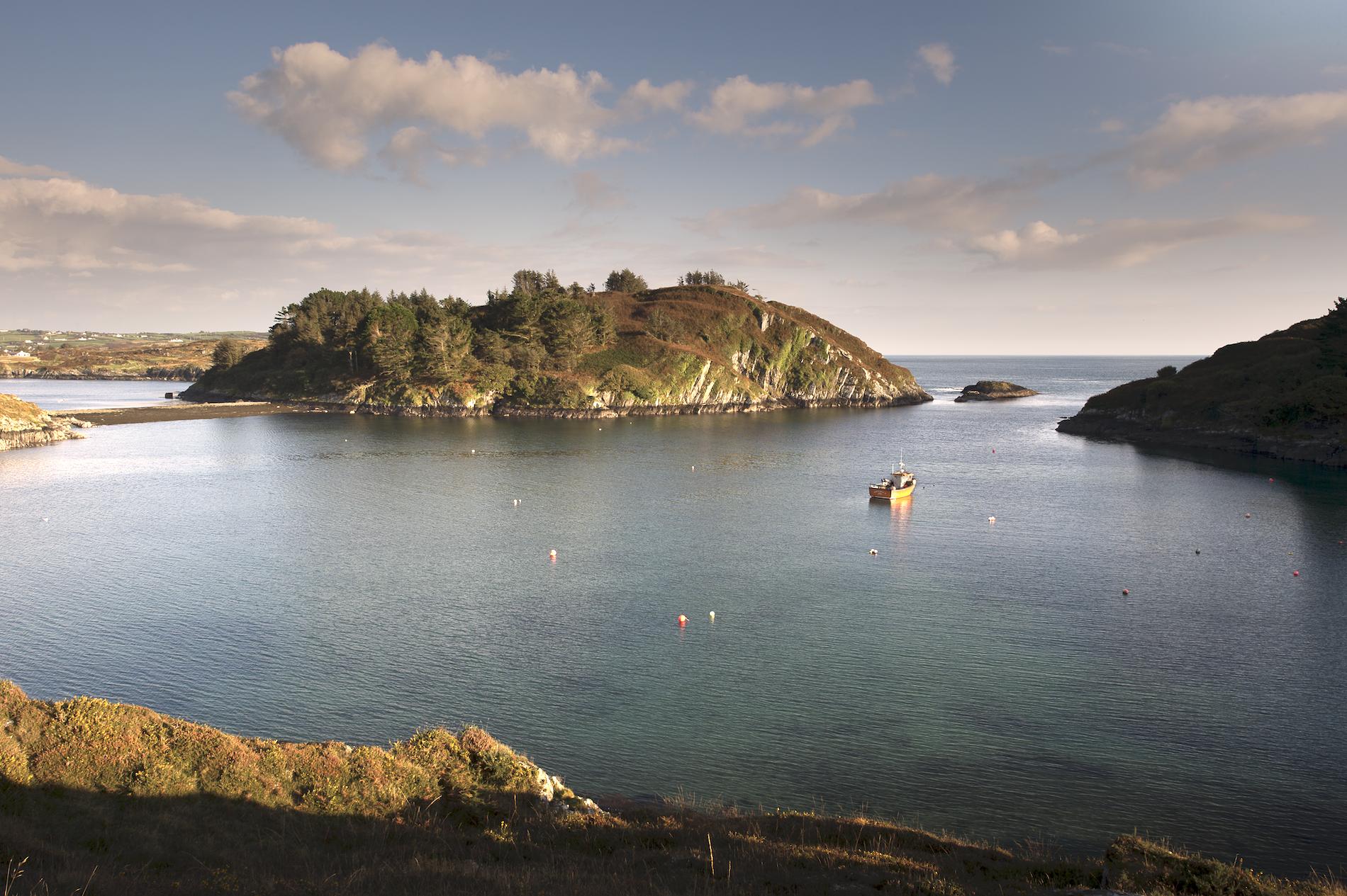 lough-hyne-county-cork