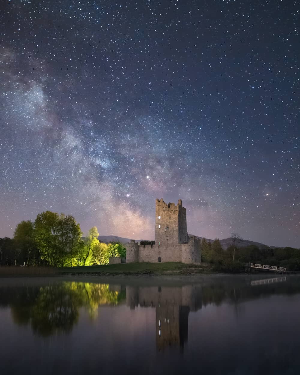 gallery-castles-ross-castle-kerry-starry-night-shutterstock