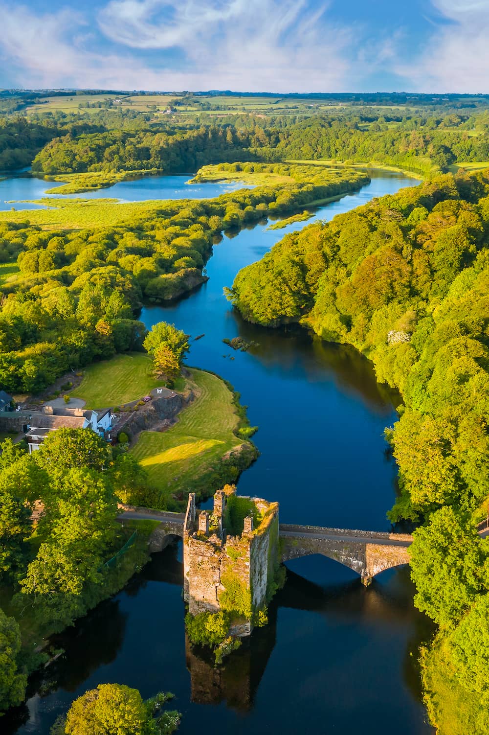 gallery-castles-carrigadrohid-castle-cork-shutterstock
