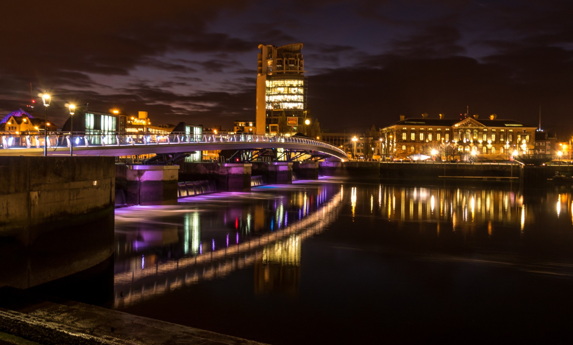 BG-belfast-at-night-belfast-city