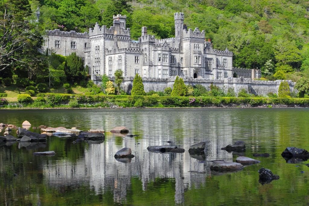 kylemore-abbey-galway-day-trips-inset-4