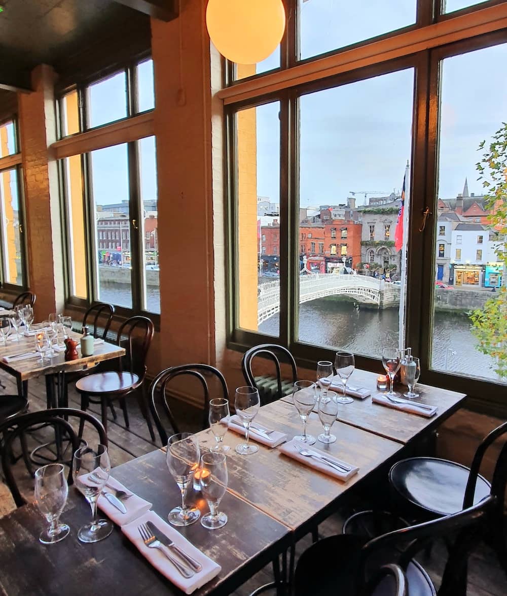 dublins-literary-pubs-winding-stair-cafe-dublin