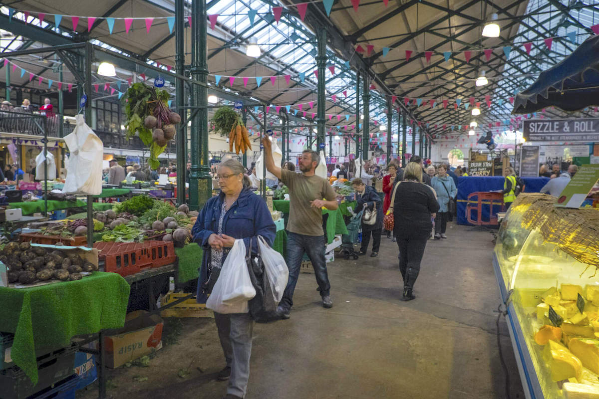 accessible-attractions-visually-impaired-st-georges-market-belfast