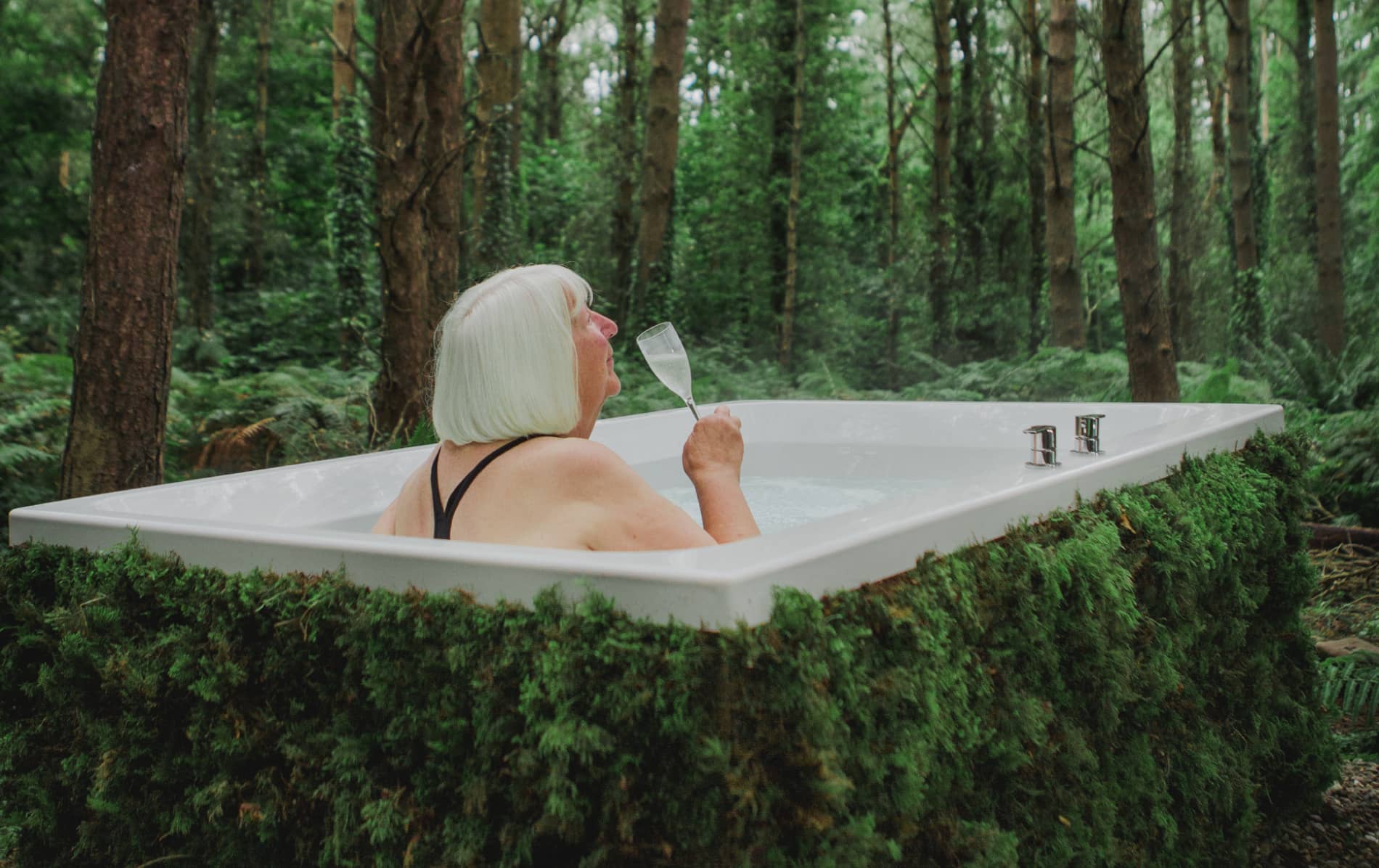 hottubaccommodation-burrenmorenest-v2