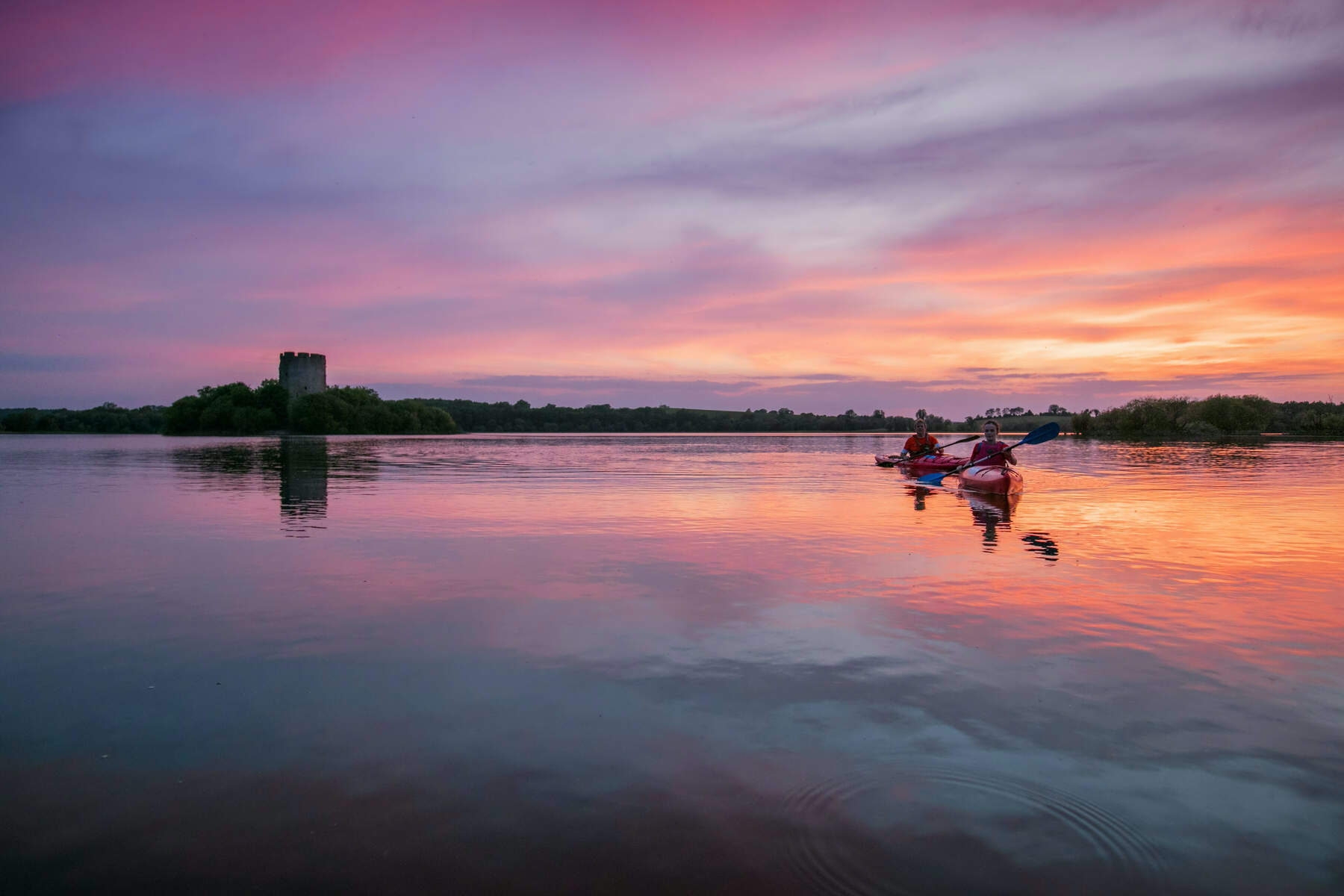 island-of-ireland-irelands-hidden-heartlands-lough-oughter-kayaking-cavan