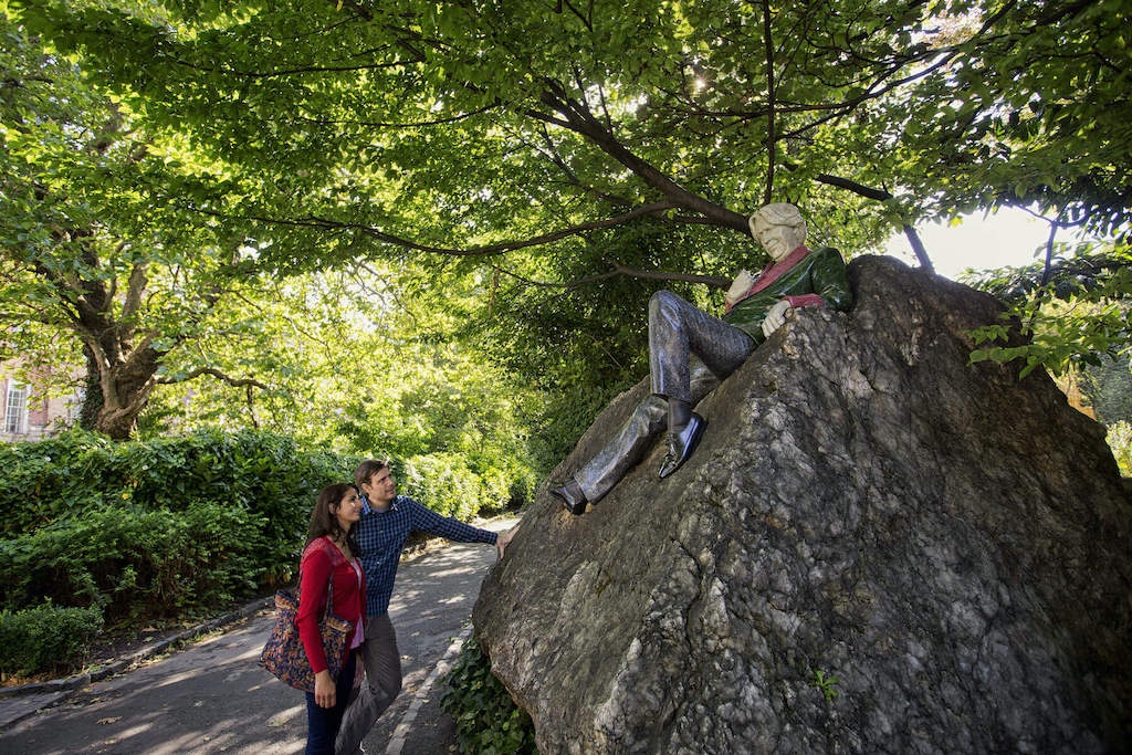 Oscar Wilde Statue