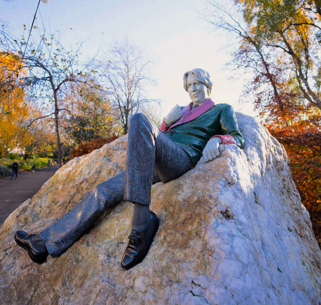lgbtq-ireland-oscar-wilde-statue-dublin