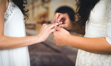 lgbt-wedding-women