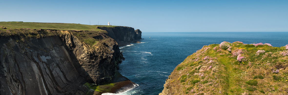 stay-in-a-lighthouse-strip-cliffs