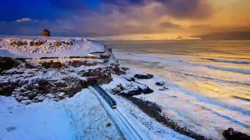 magical-train-journeys-derrylondonderry-to-coleraine-mussenden-temple