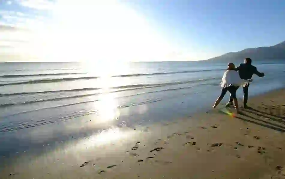 murlough-beach-county-down-throwing-stones-1