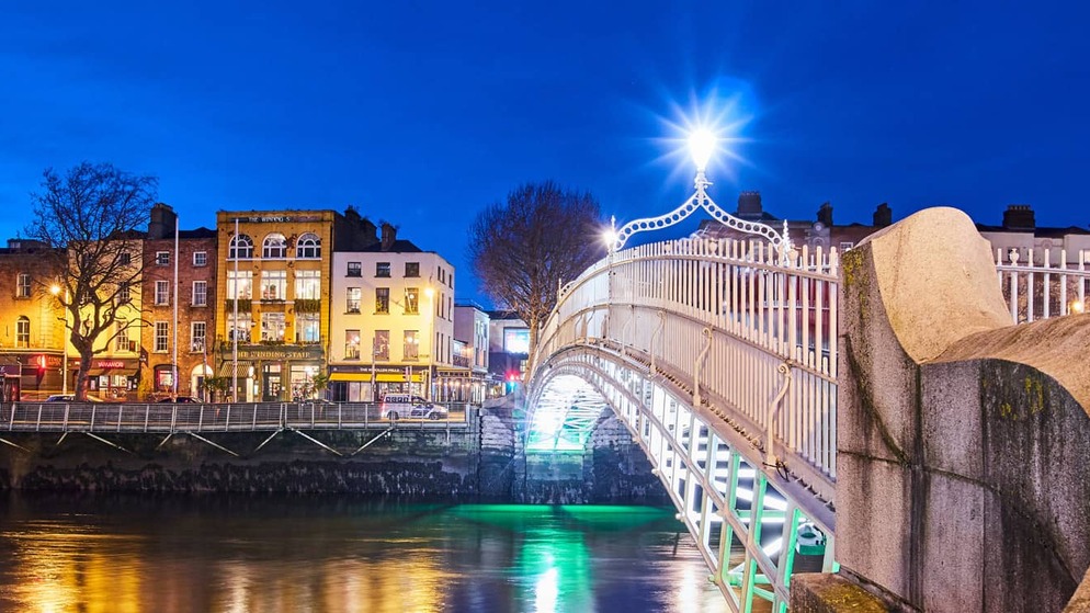 2005023IrelandcomV2ImageEBLandingDublinweb