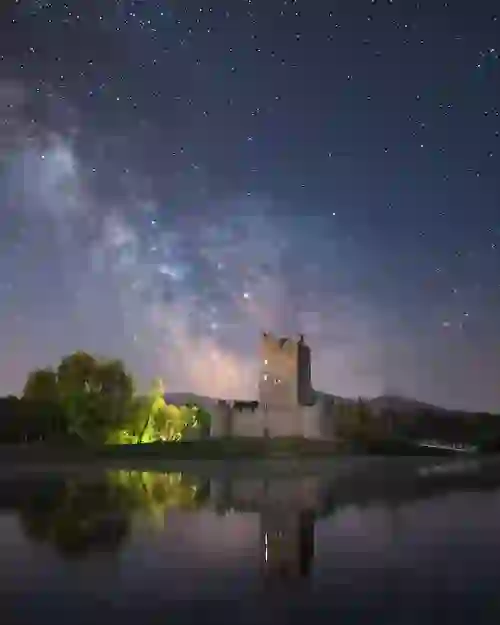 gallery-castles-ross-castle-kerry-starry-night-shutterstock
