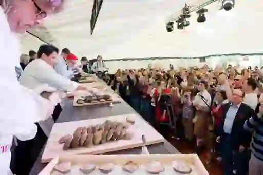Irelands-autumn-festivals-oyster-insetcms4