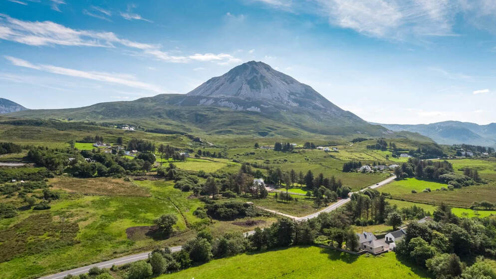 mount-errigal-landscape-county-donegal-hero-v1
