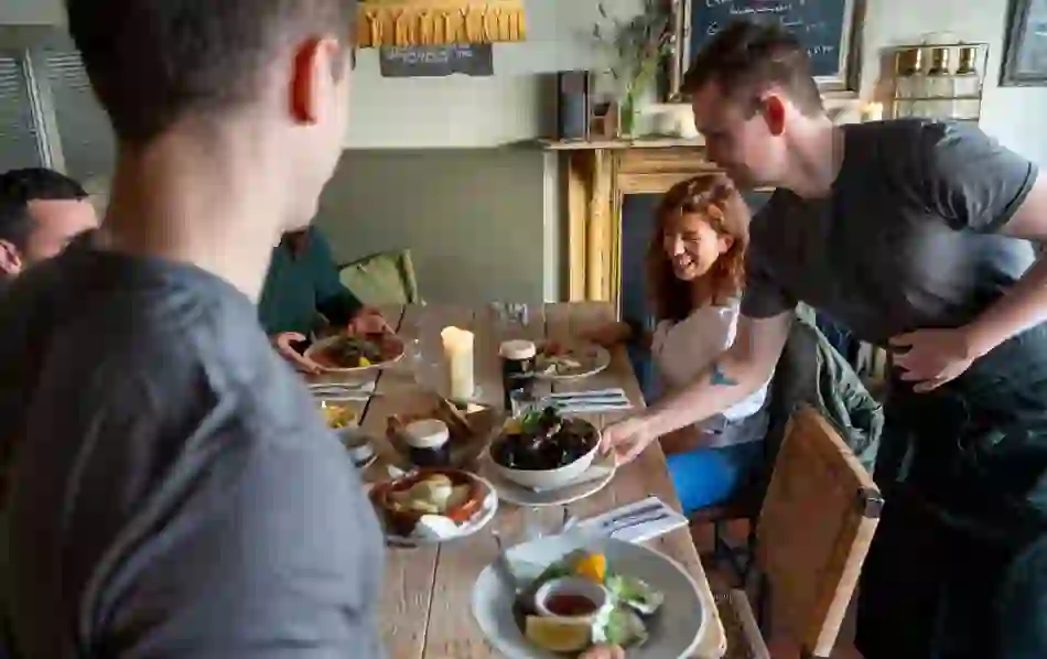 clifden-guysbar