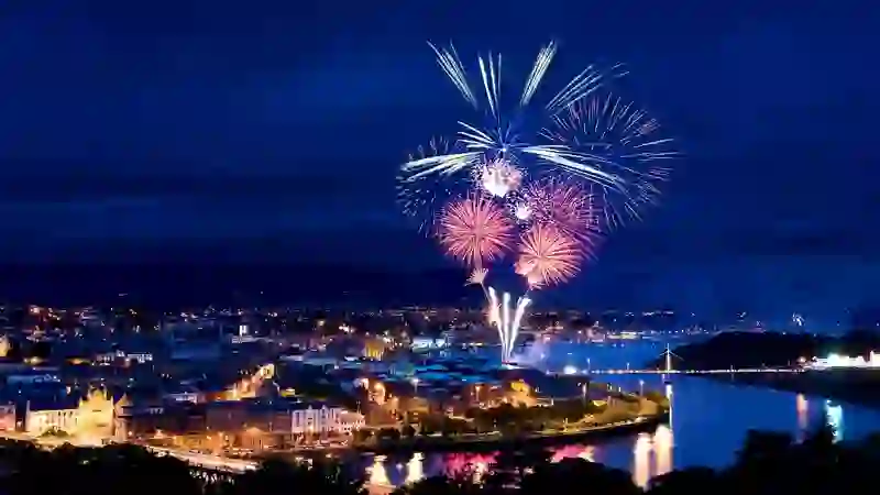 ireland-home-of-halloween-derry-halloween-fireworks-navy-sky