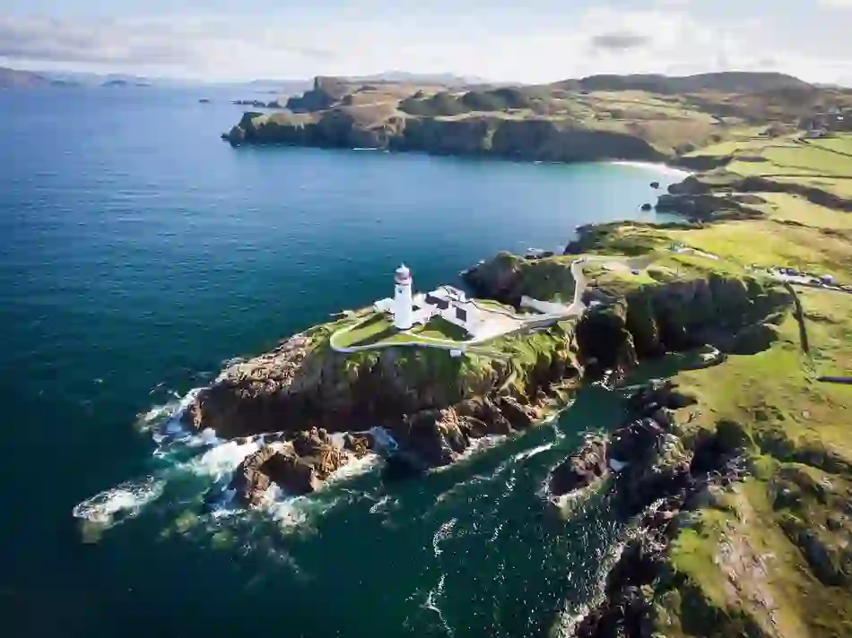 slow-travel-donegal-fanad-head-lighthouse