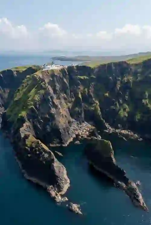 slow-travel-mayo-clare-island-lighthouse-portrait
