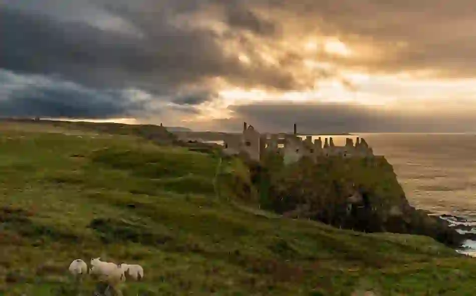 ireland-faqs-dunluce-castle-antrim-bg-1