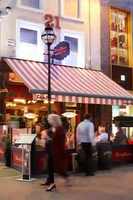 Dublin_Pubs_047_INSET_10-retouched