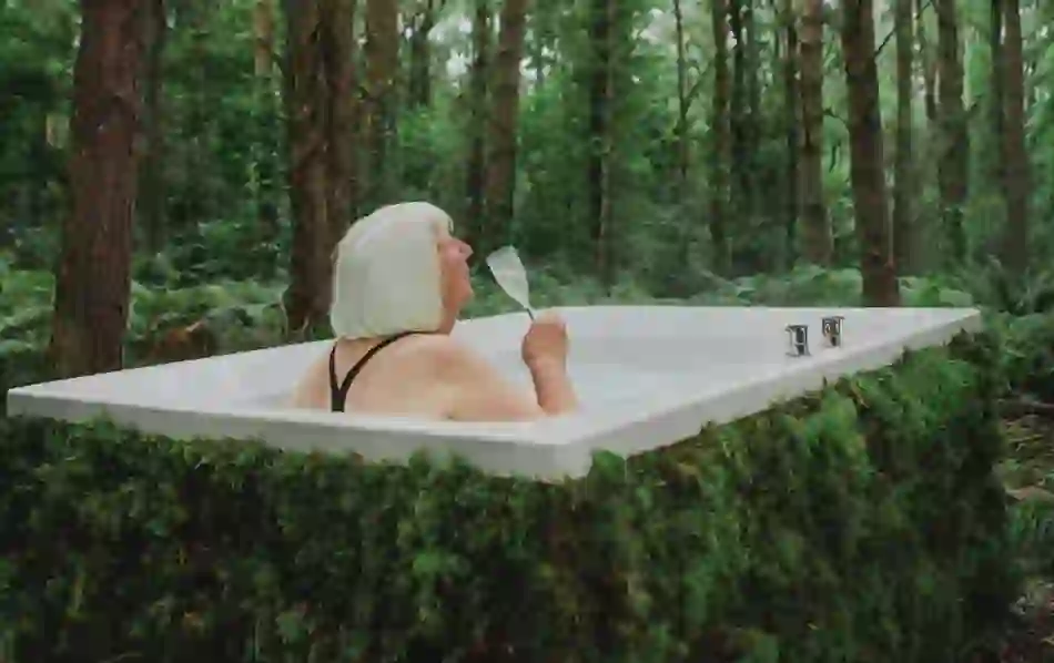 hottubaccommodation-burrenmorenest-v2