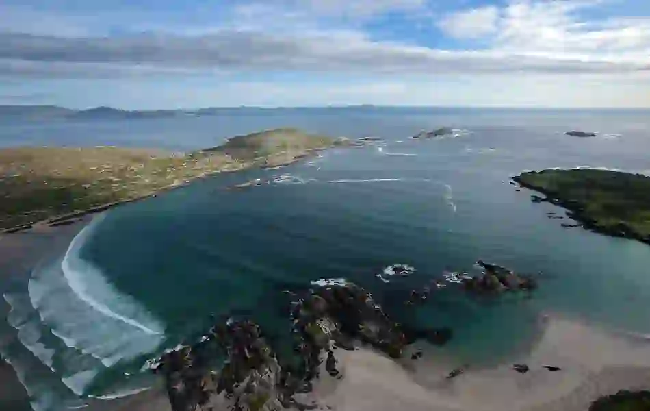 waw-bucketlist-derrynane-beach-atlantic-irish-seaweed-valerie-osullivan