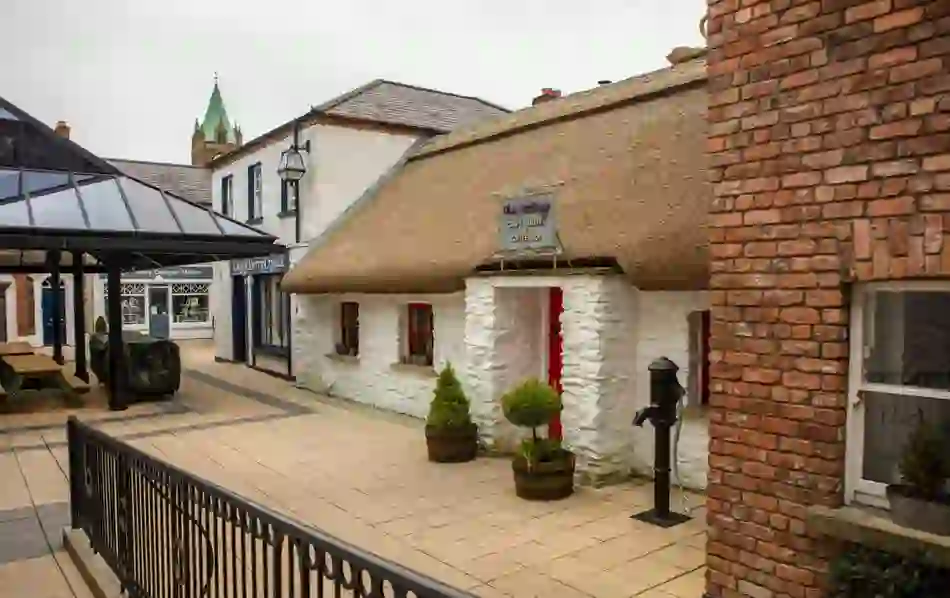 thatched-cottages-the-cottage-cafe-and-gallery-county-londonderry-v1