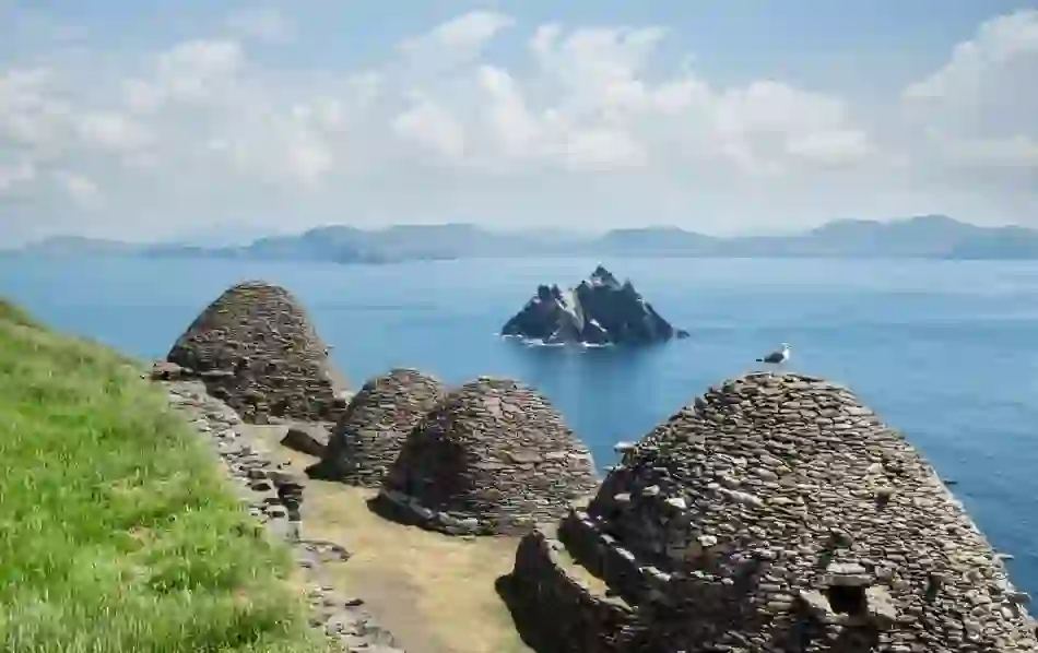 10-great-film-and-tv-locations-wild-atlantic-way-skellig-michael-county-kerry-v1