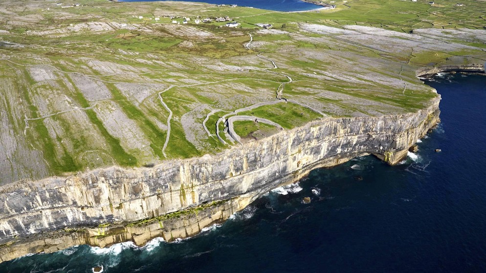 waw-islands-dun-aonghasa-aran-islands-galway-bg