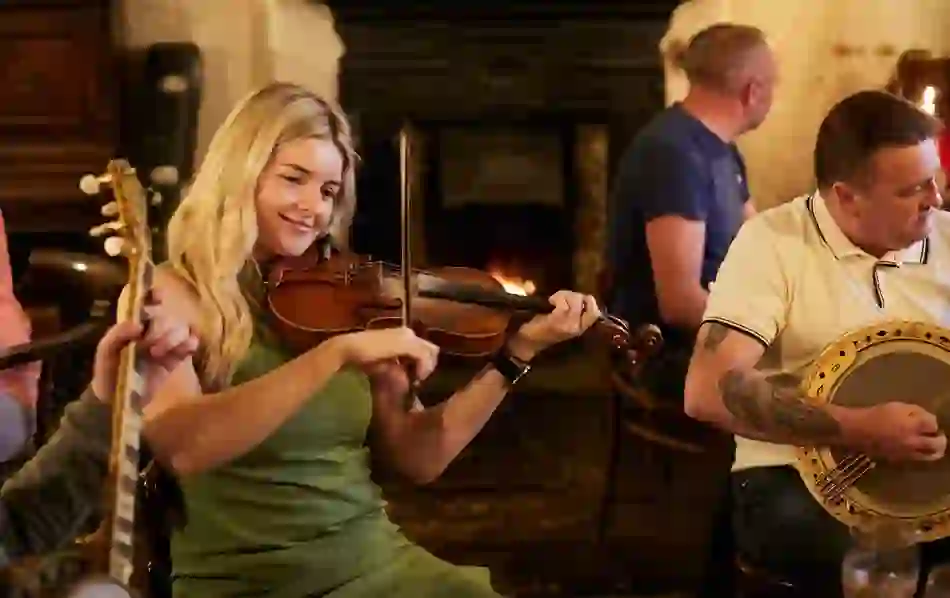 crosskeysinn-mollywallsfiddle