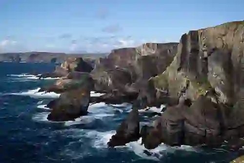 Dramatic sea cliffs and rock formations along the Beara Peninsula on Ireland’s Wild Atlantic Way.