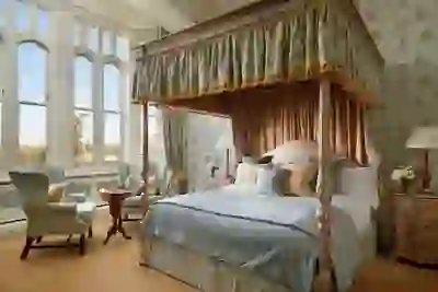 castle-hotel-quiz-dromoland-castle-accommodation-brian-boru-suite