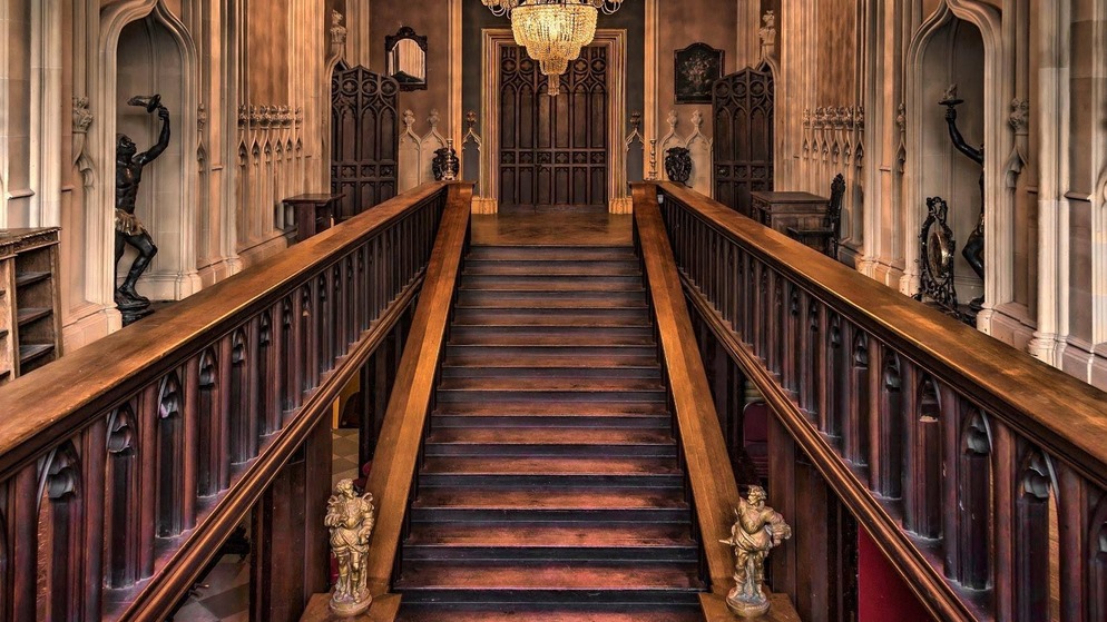 spooky-buildings-bg-desk