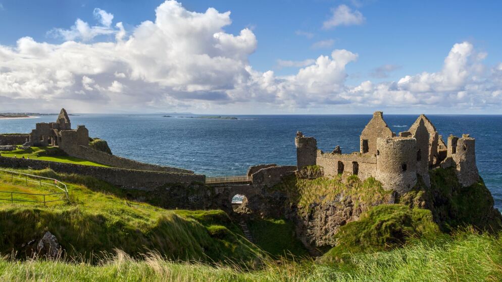 dunluce-castle-bg
