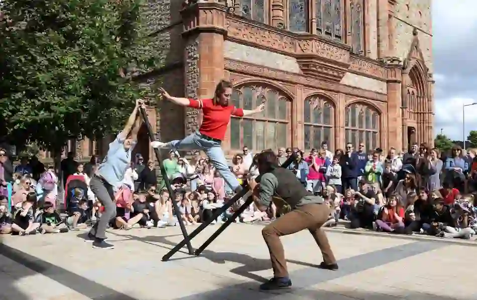 guildhallcolondonderrycarnivalofcoloursv1