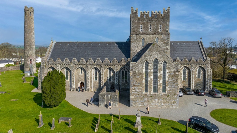 st-brigids-cathedral-and-round-tower-hero-v1