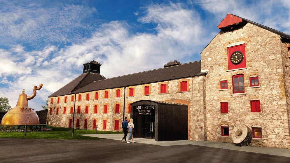 whiskey-collection-midleton-distillery-experience-cork-1