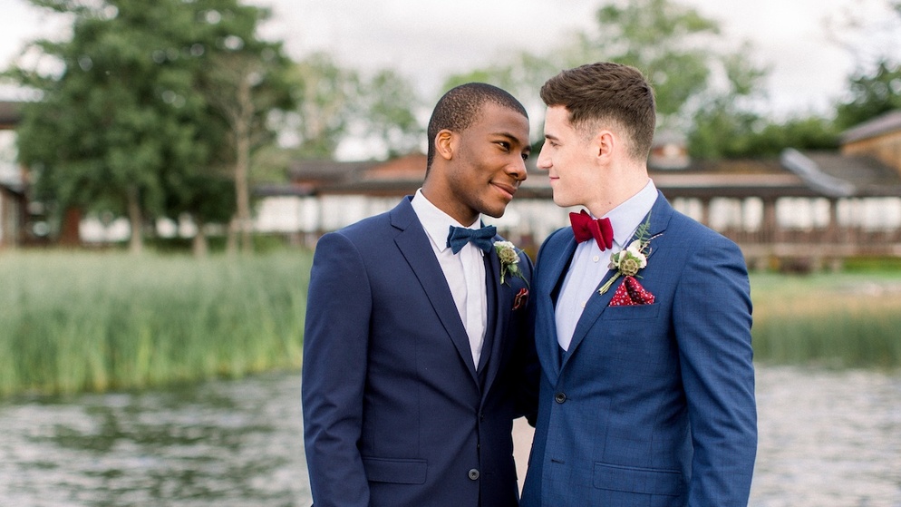 lgbt-weddings-guys-bg-a