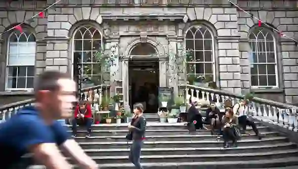 concierge-powerscourtsteps-car