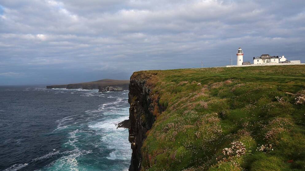 lighthouses-part-ii-loop-head-bg