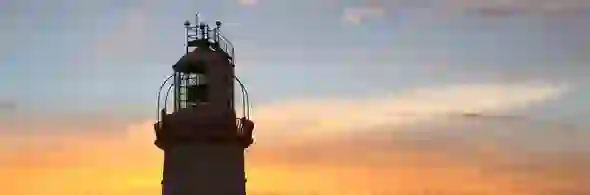 stay-in-a-lighthouse-strip-lighthouse