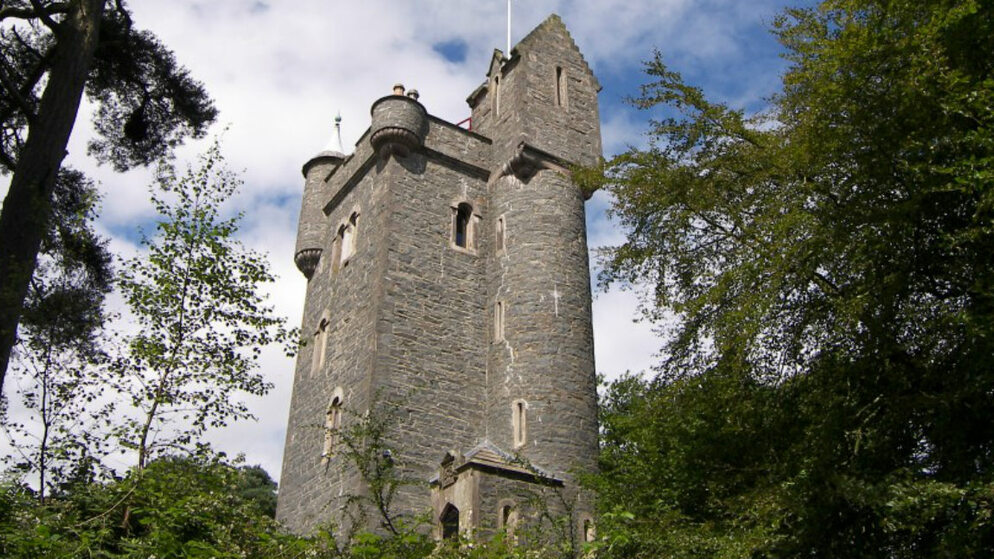 helens-tower-bg-desk-new